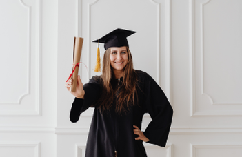 Diplomaosztó ünnepély 2025. július (LBA és szakirányú továbbképzéseken)